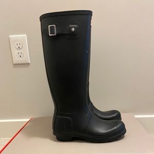 Black hunter boots size 7